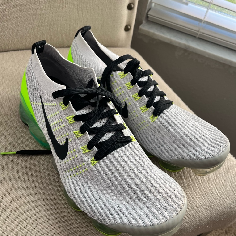 Nike Air Vapormax Flyknit 3 Size 11.5
